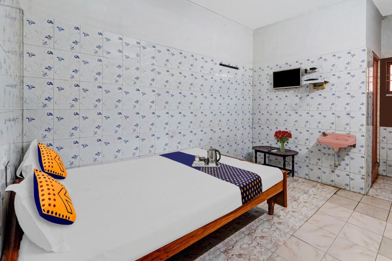 Spot On New Golden Star Guest House Near Thirumangalam Metro Station Ченнаи Экстерьер фото